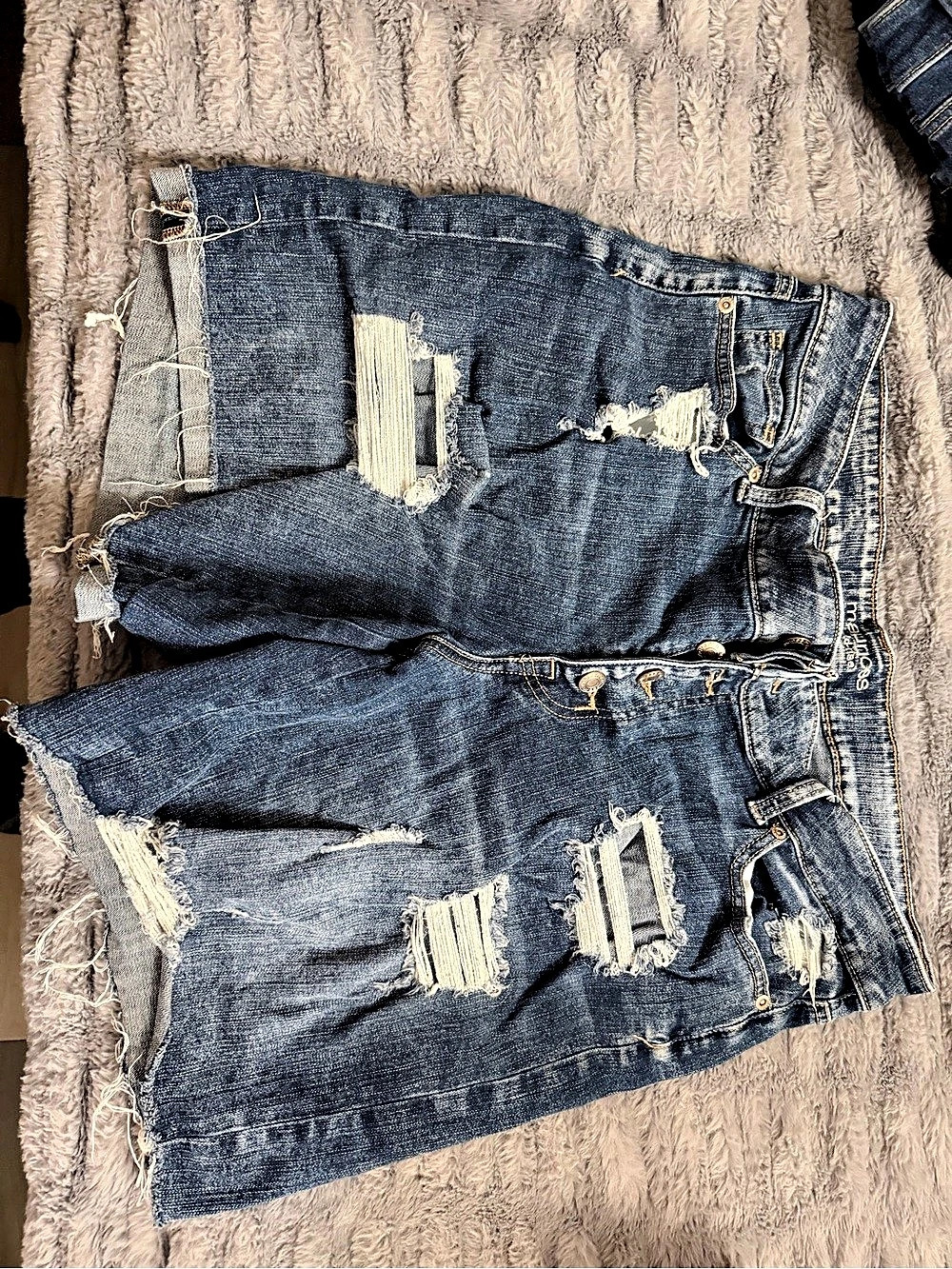 Distressed Denim Jean Shorts in Blue